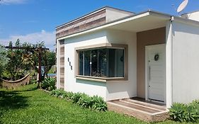 Casa Inteira - 3 Quartos - 11 Pessoas - Piscina infantil - 200m da praia